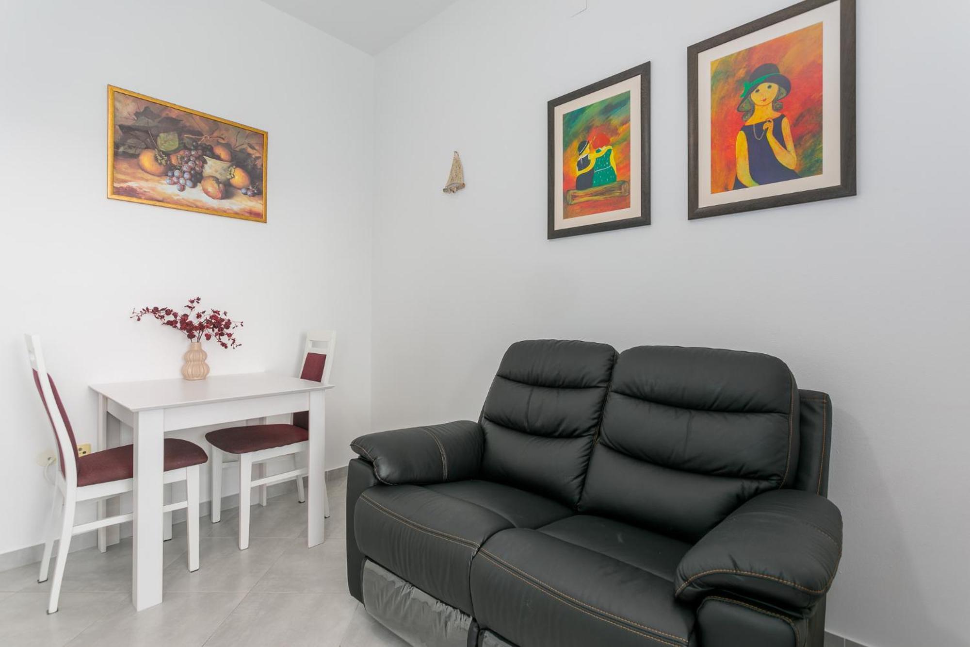 Apartments Delfin Кърк Екстериор снимка