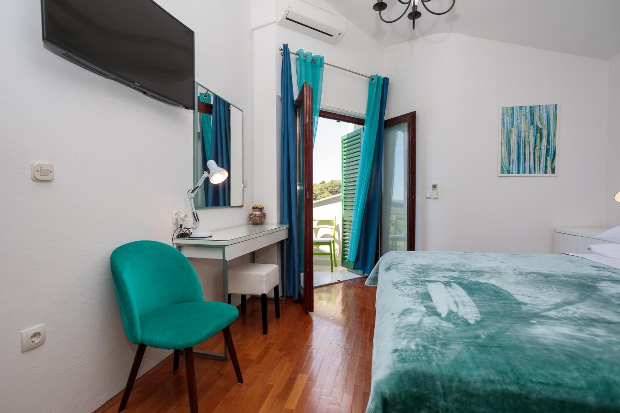 Apartments Delfin Кърк Екстериор снимка