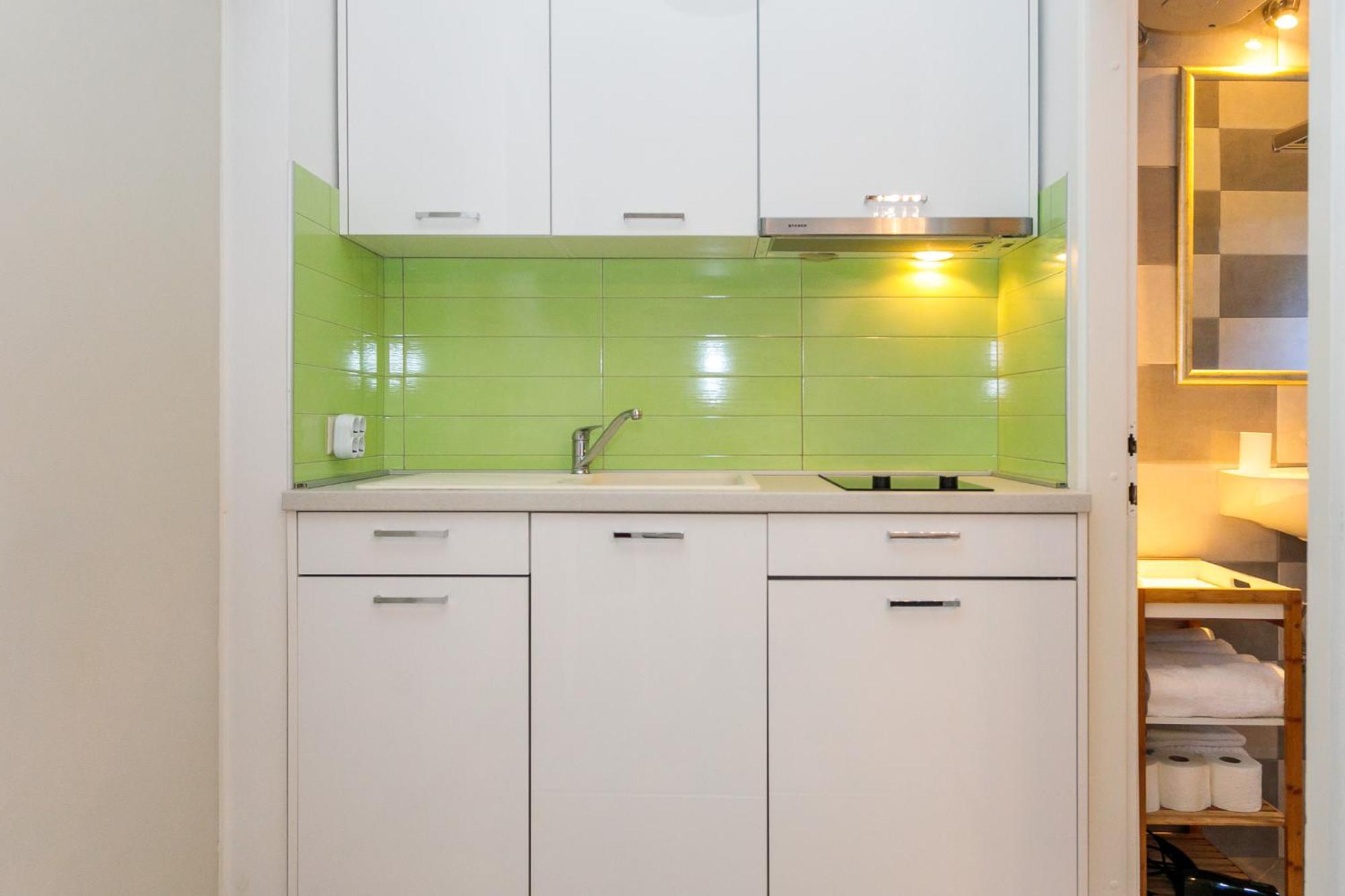 Apartments Delfin Кърк Екстериор снимка