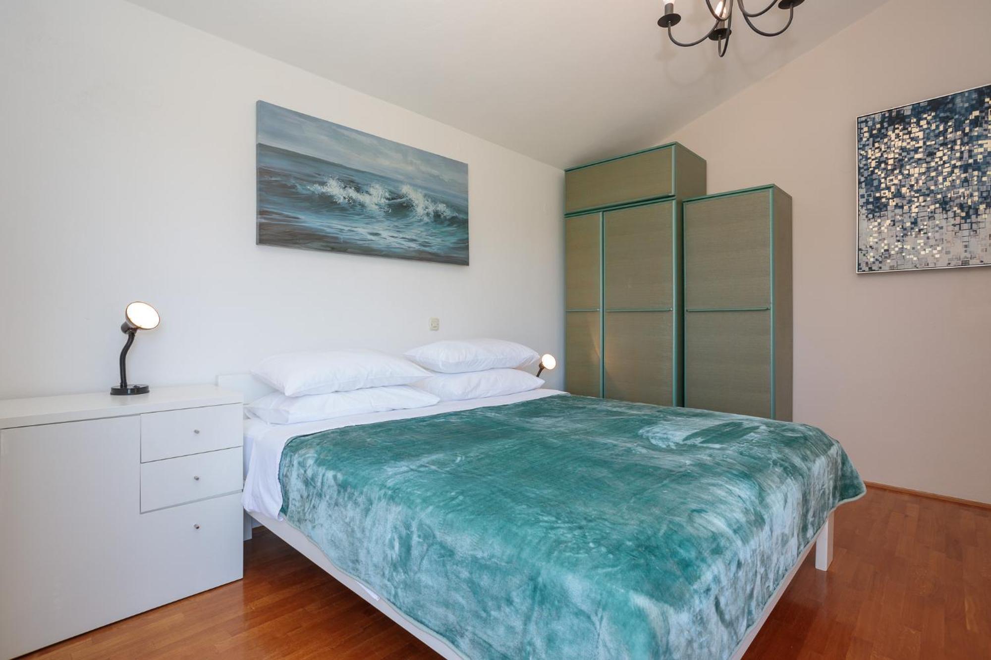 Apartments Delfin Кърк Екстериор снимка