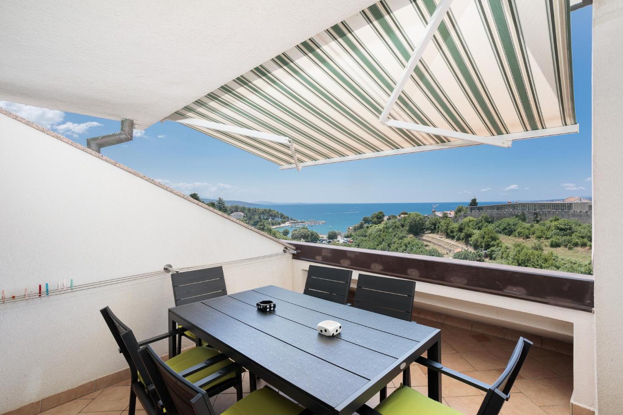 Apartments Delfin Кърк Екстериор снимка