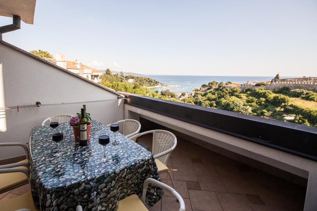 Apartments Delfin Кърк Екстериор снимка